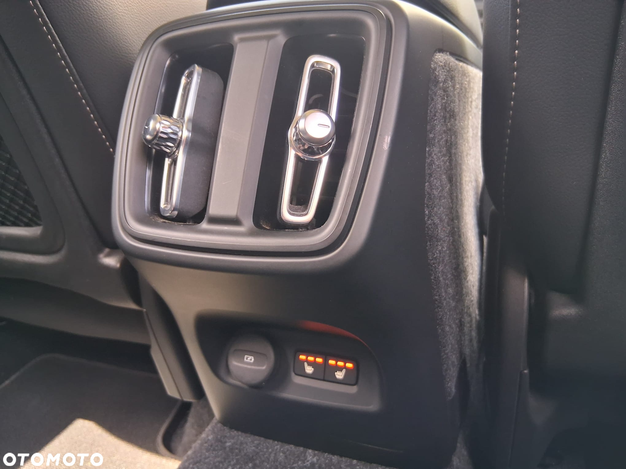 Volvo XC 40 D3 AWD Momentum - 27