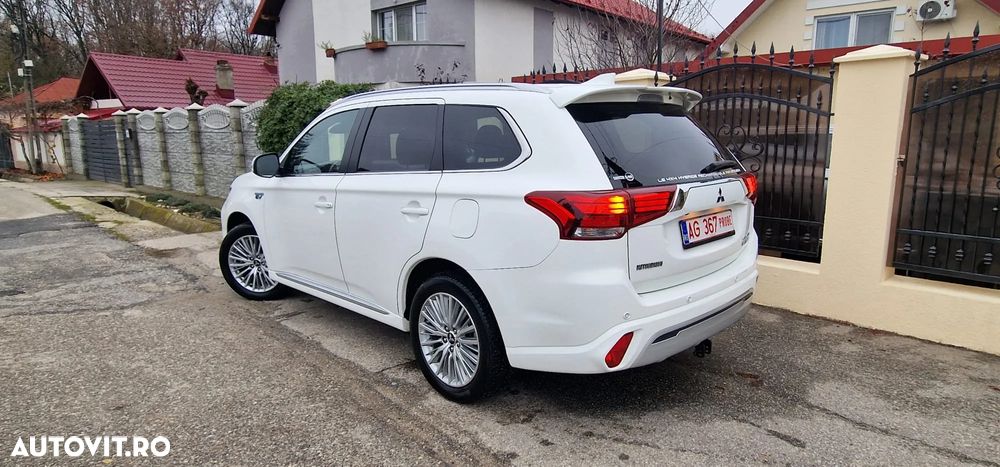 Mitsubishi Outlander 2.4 4WD Plug-In Hybrid Diamant+ - 31