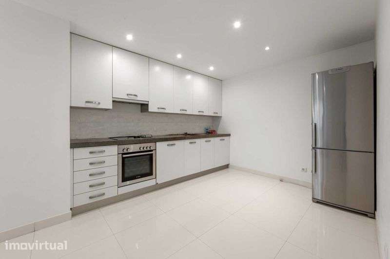 Apartamento T3 - Rua Rodrigo da Fonseca - Excelente estado - Grande imagem: 3/12
