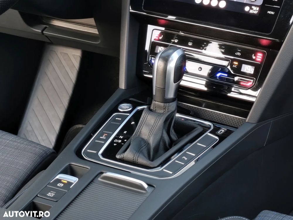 Volkswagen Passat - 16