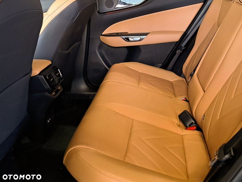 Lexus NX - 7