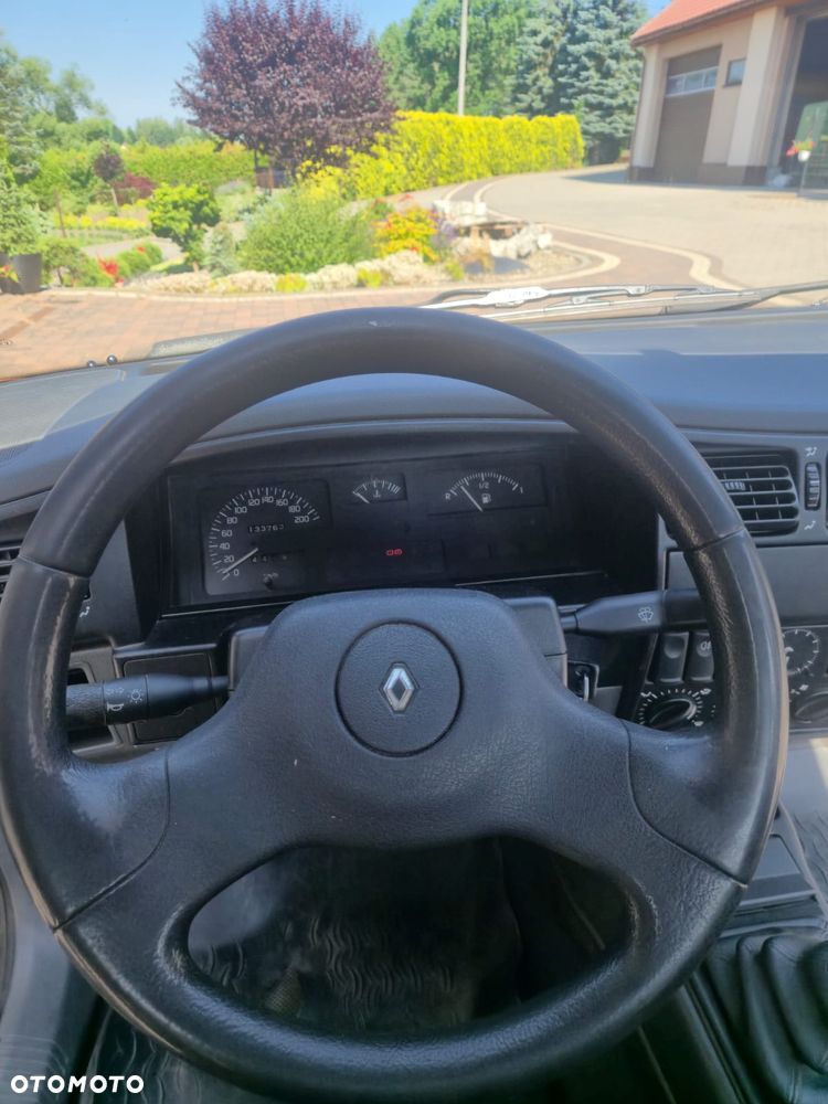 Renault 19 - 6
