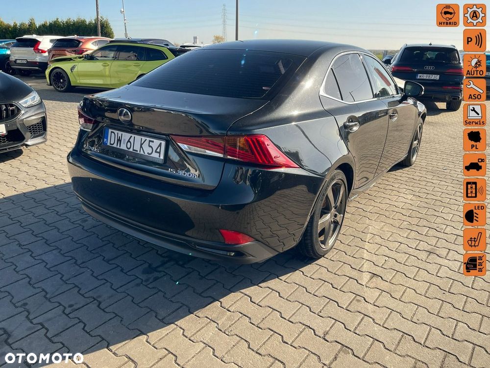 Lexus IS 300h Business Edition - 1