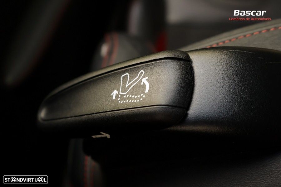 Peugeot 208 1.6 THP GTi - 52