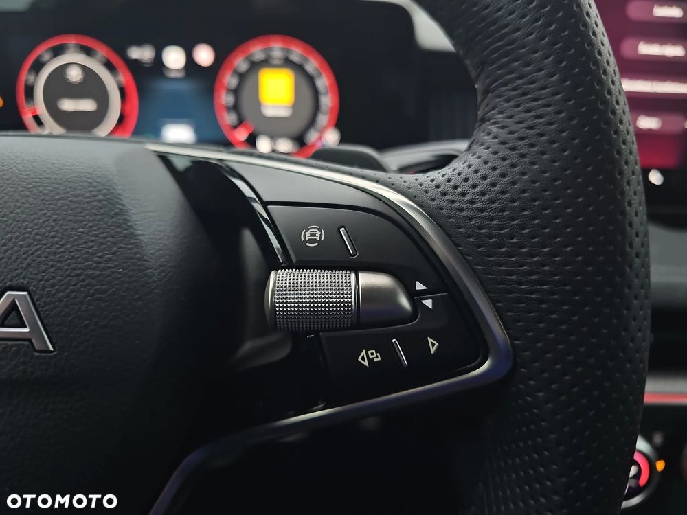 Skoda Superb 2.0 TSI Sportline DSG - 18