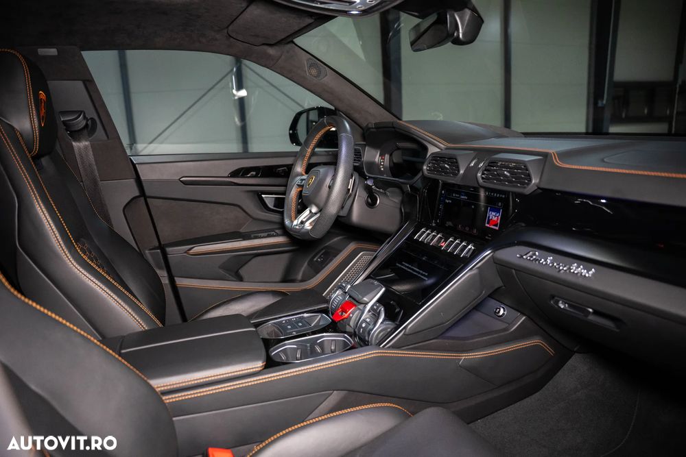 Lamborghini URUS - 24