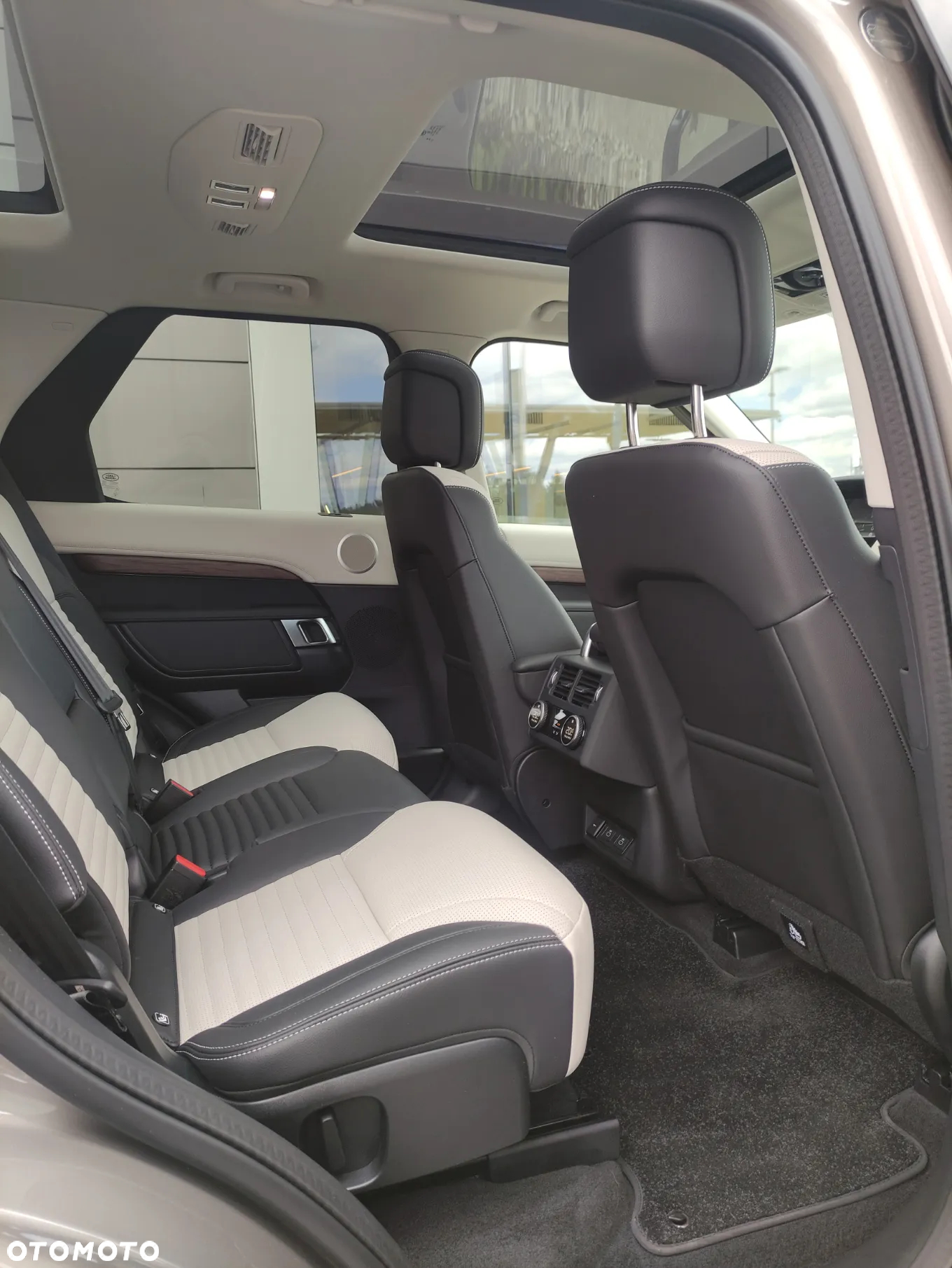 Land Rover Discovery - 17