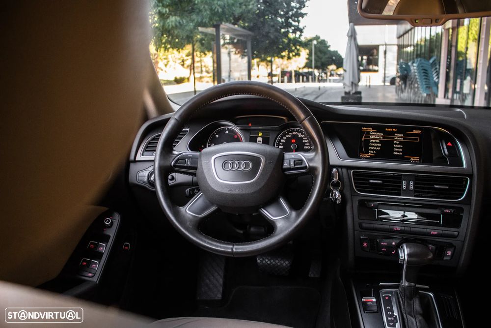 Audi A4 2.0 TDI S tronic design - 29