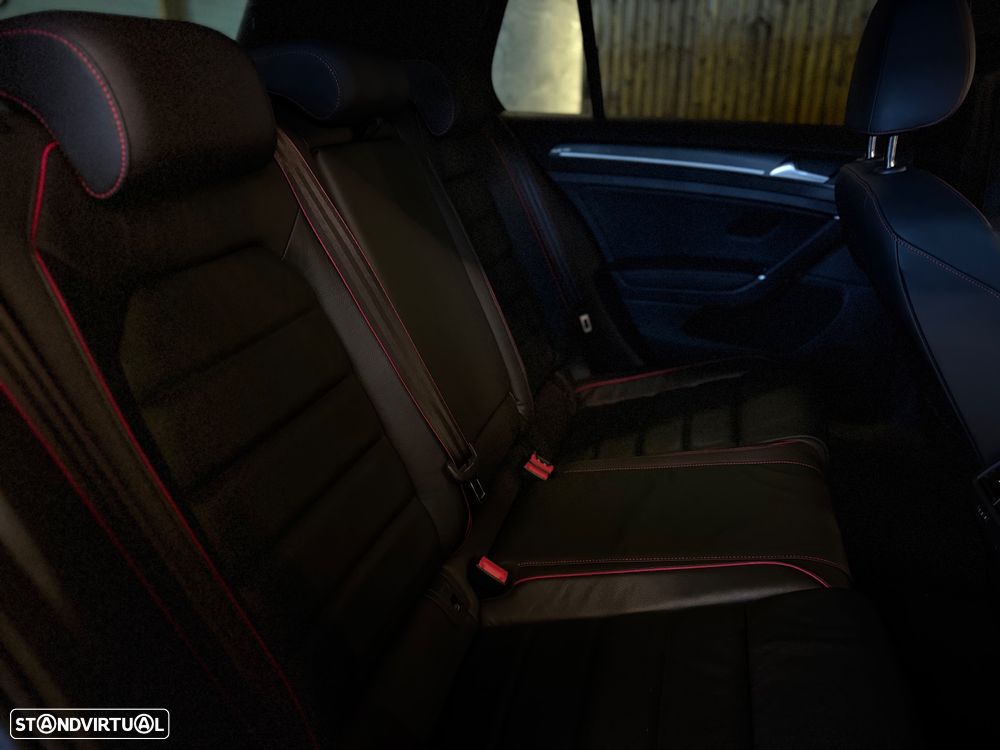 VW Golf GTI TCR 2.0 TSI OPF DSG - 23