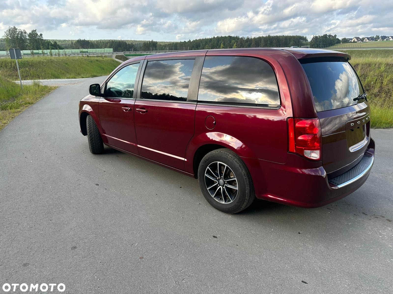 Dodge Grand Caravan - 3