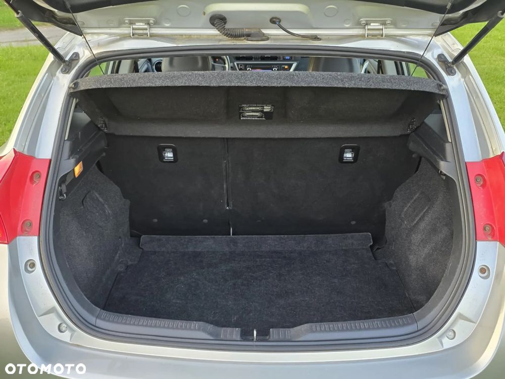Toyota Auris 1.6 Premium MS - 11
