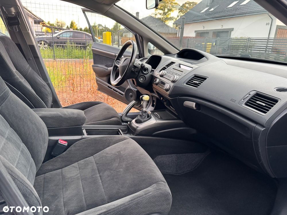 Honda Civic 1.8 Executive - 24