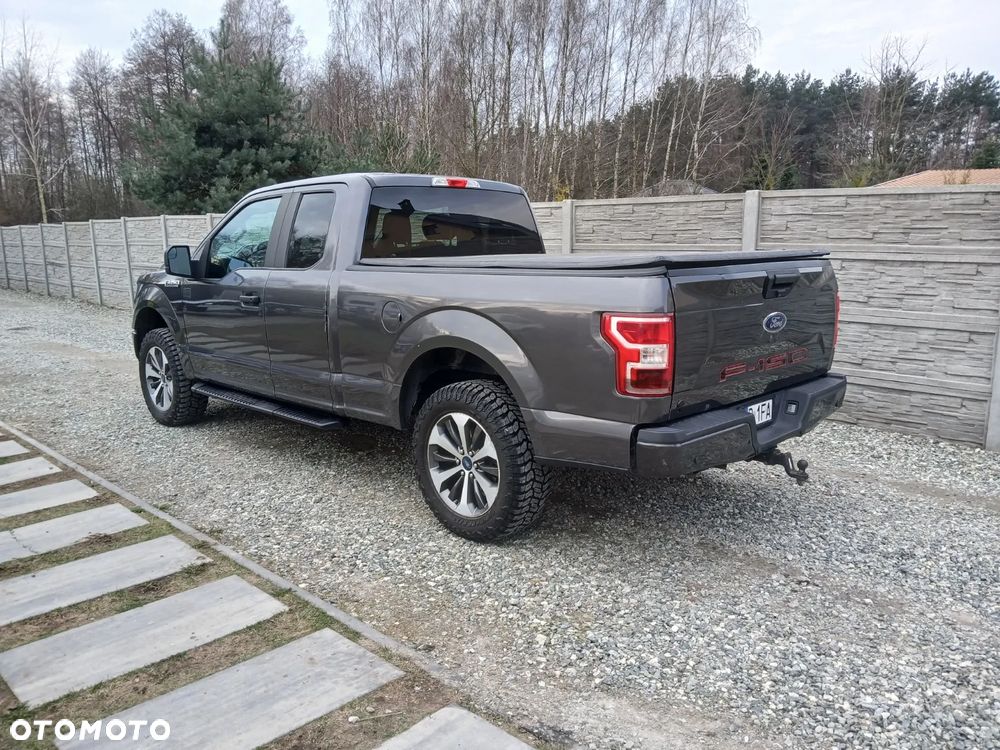 Ford F150 - 4