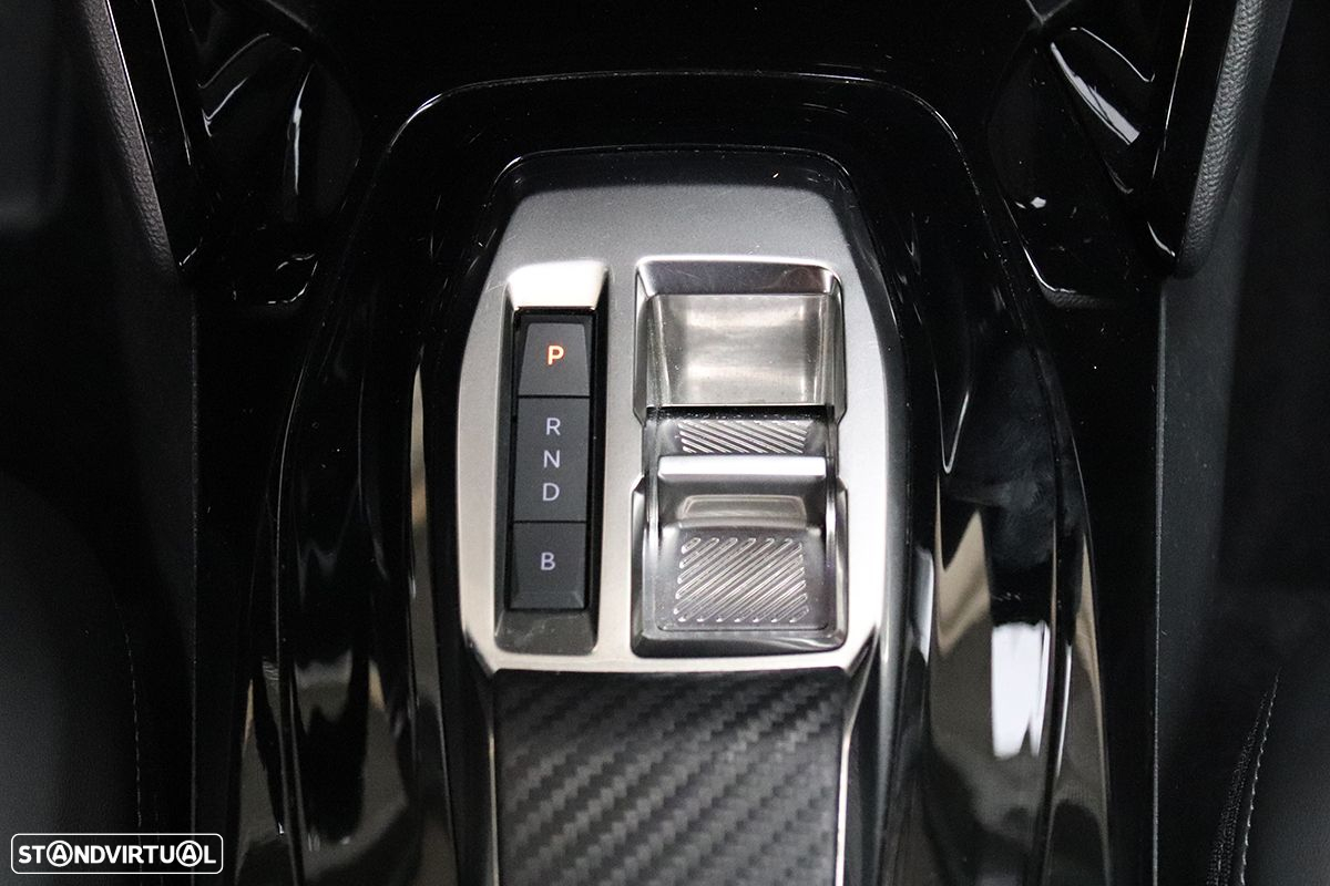 Peugeot e-2008 50 kWh GT - 14