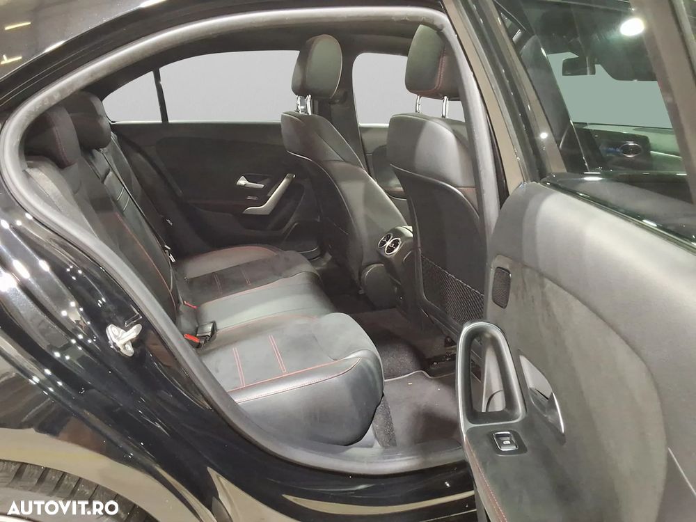 Mercedes-Benz A 200 d Sedan 8G-DCT AMG Line - 4