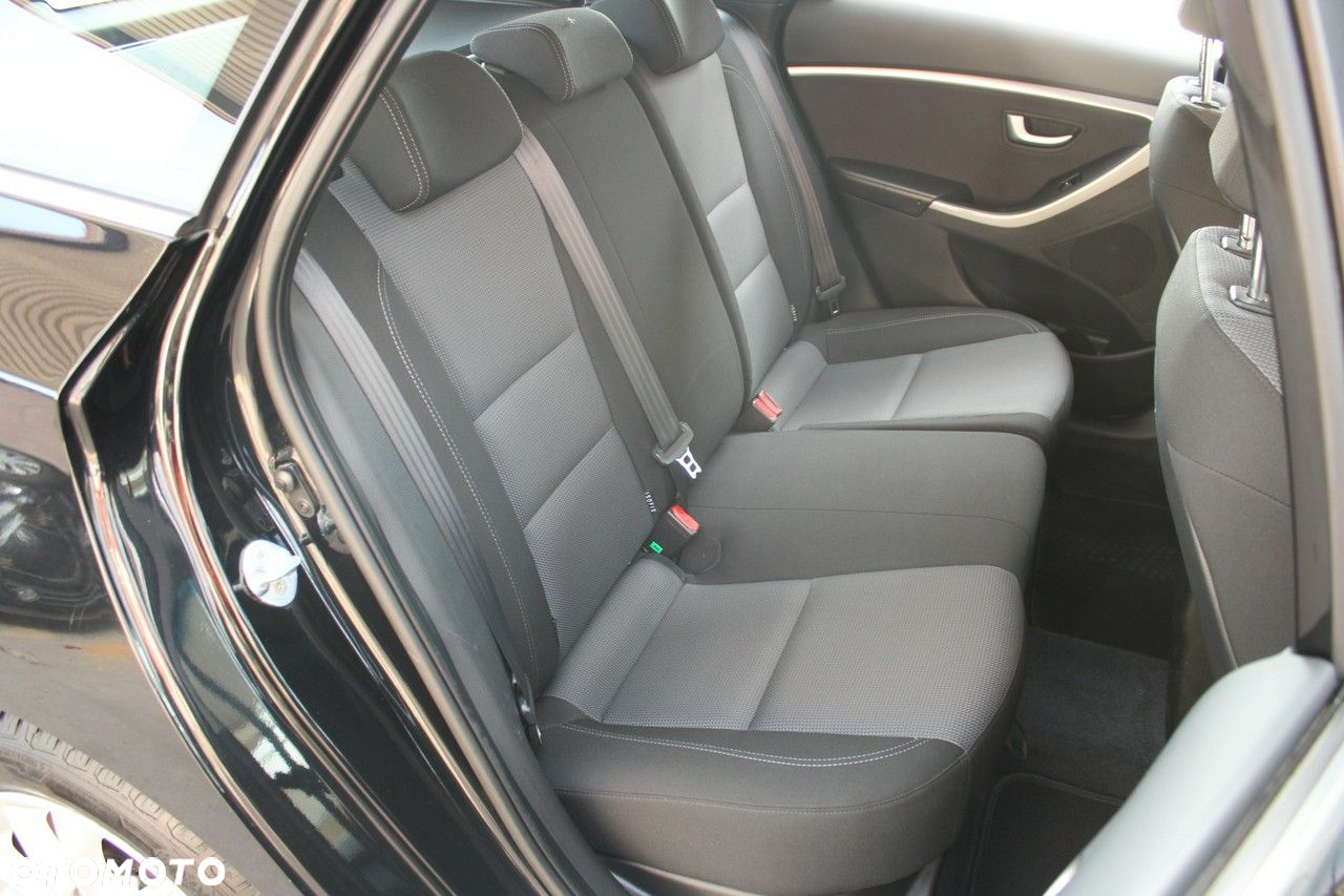Hyundai i30 1.6 Premium - 12