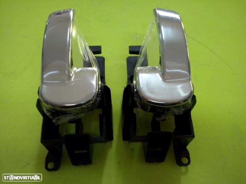 puxadores de porta novos Nissan Navara D40 - 2
