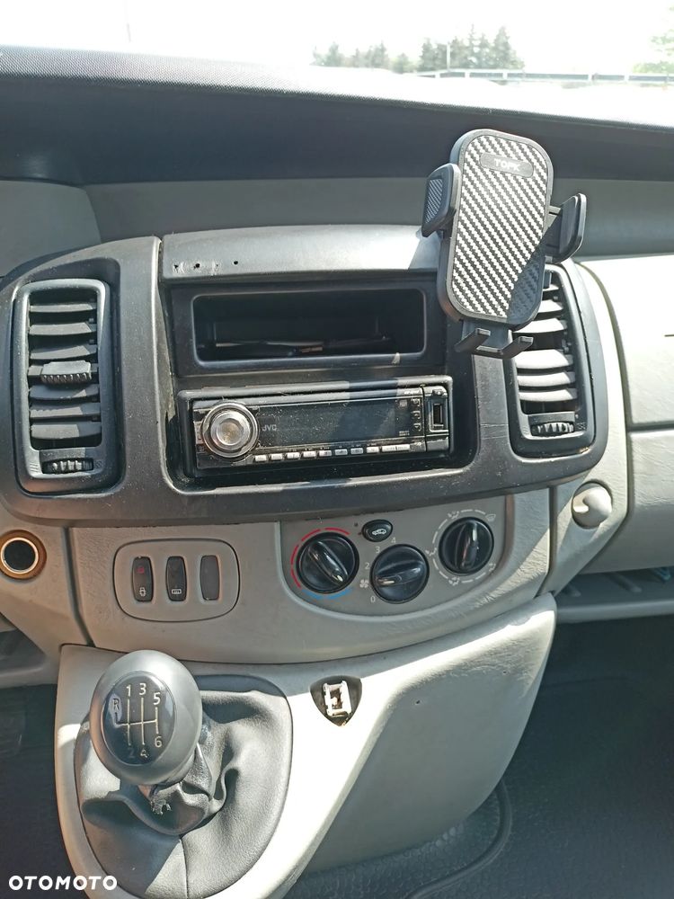 Renault Trafic - 12