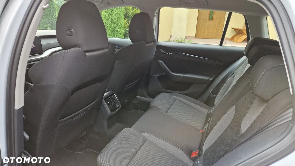 Skoda Octavia 2.0 TDI Ambition DSG - 22