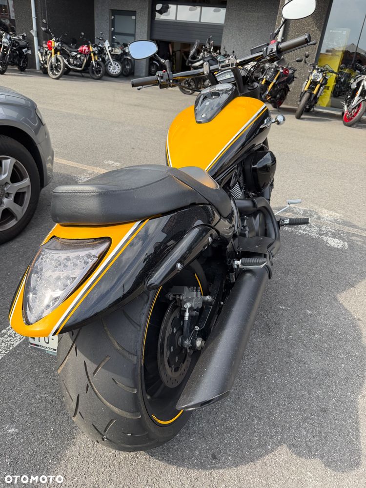 Suzuki Intruder - 6