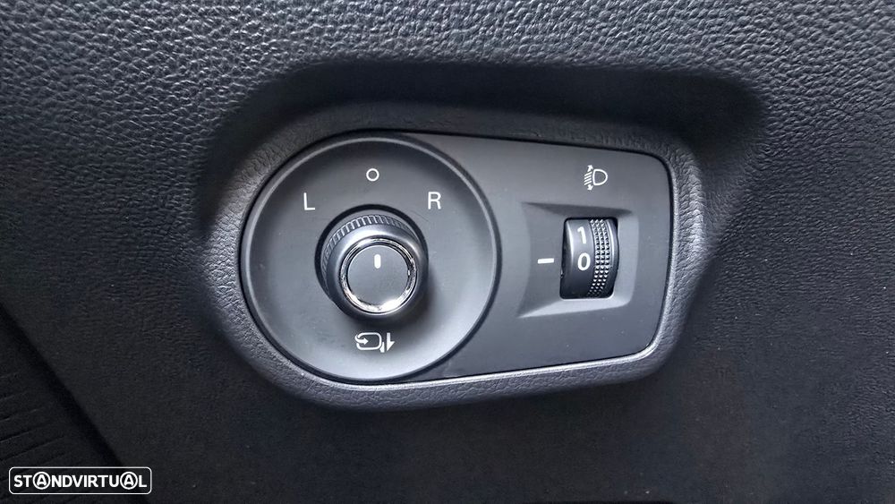 MG MG4 64 kWh Luxury - 11