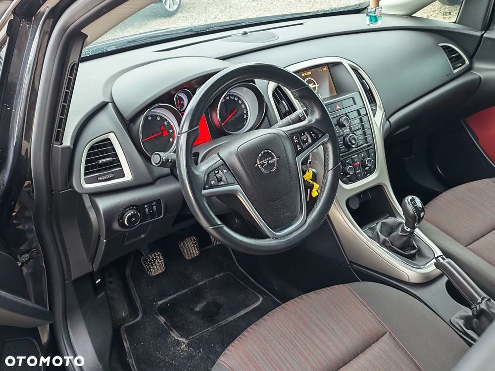 Opel Astra 2011