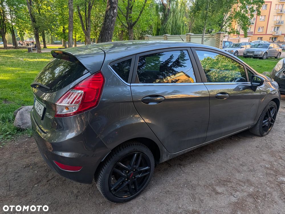 Ford Fiesta - 2
