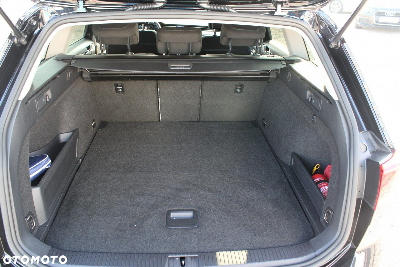 Volkswagen Passat - 13