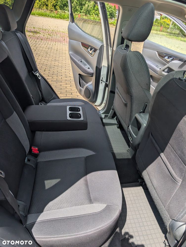 Nissan Qashqai 1.3 DIG-T N-Connecta - 29