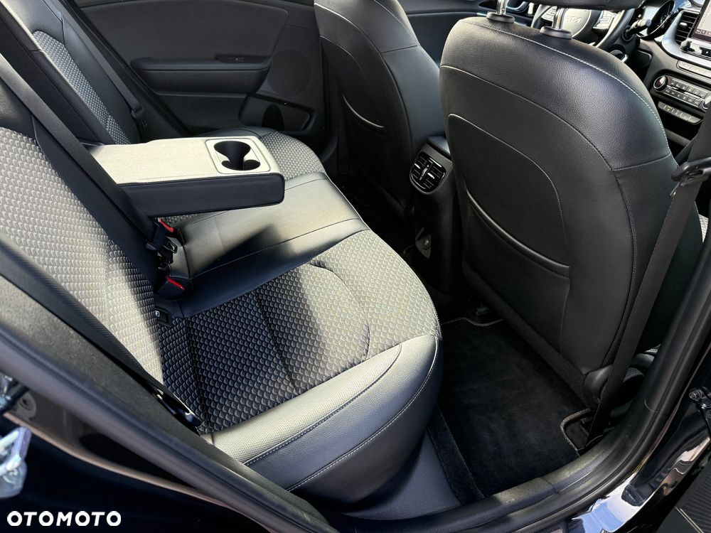 Kia XCeed 1.5 T-GDI L Business Line DCT - 12