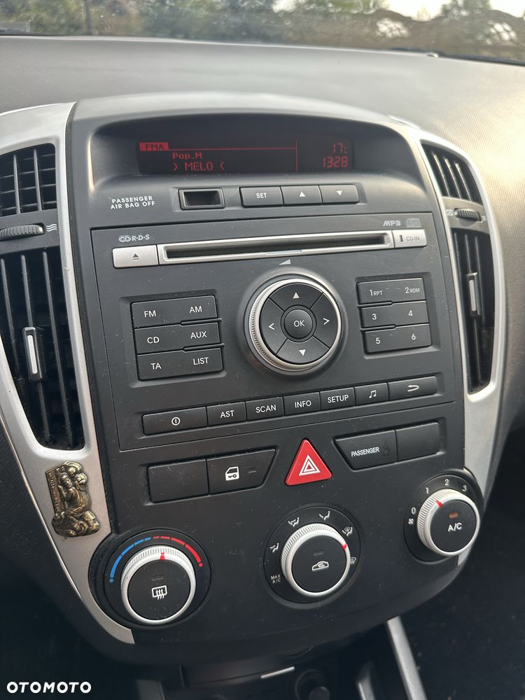 Kia Ceed - 6
