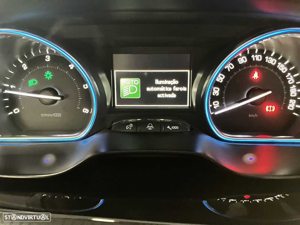 Peugeot 2008 1.6 e-HDi Allure - 33
