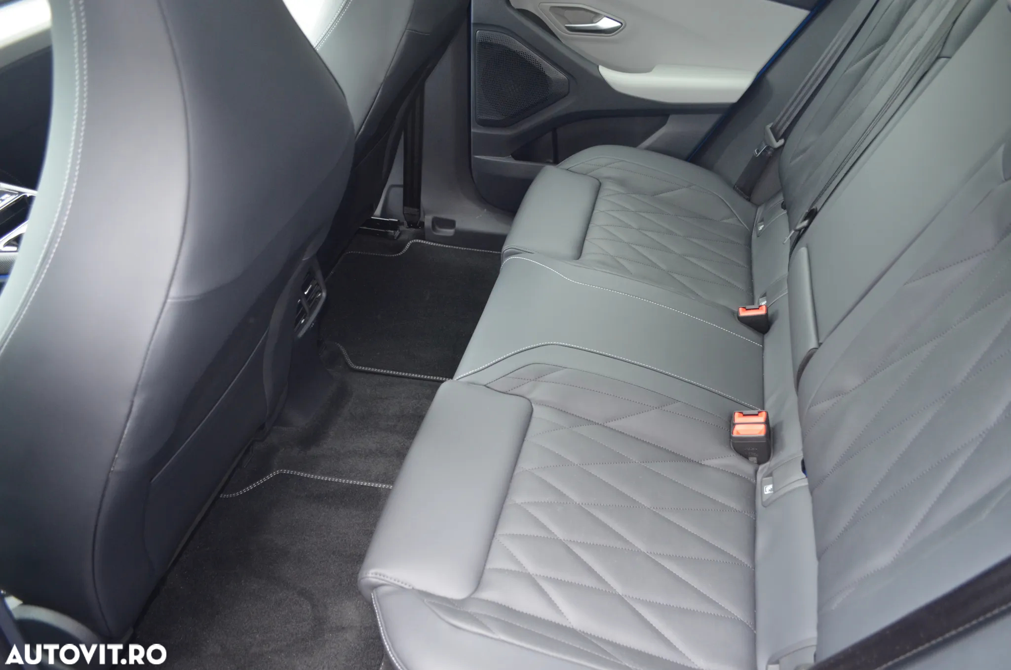 Ford Explorer AWD 79 kWh Extended Range Premium - 8