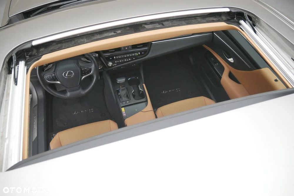 Lexus ES 300h Business Edition - 33