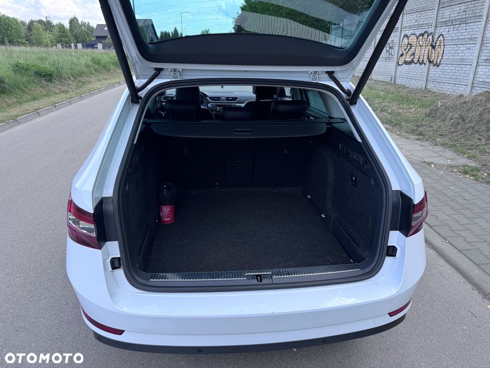 Skoda Superb 2.0 TDI 4x4 Style DSG - 7