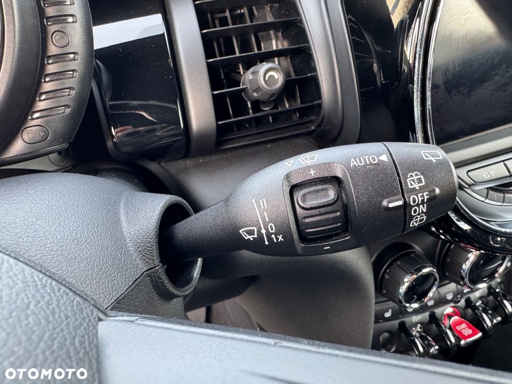 MINI Cooper Classic Trim - 18