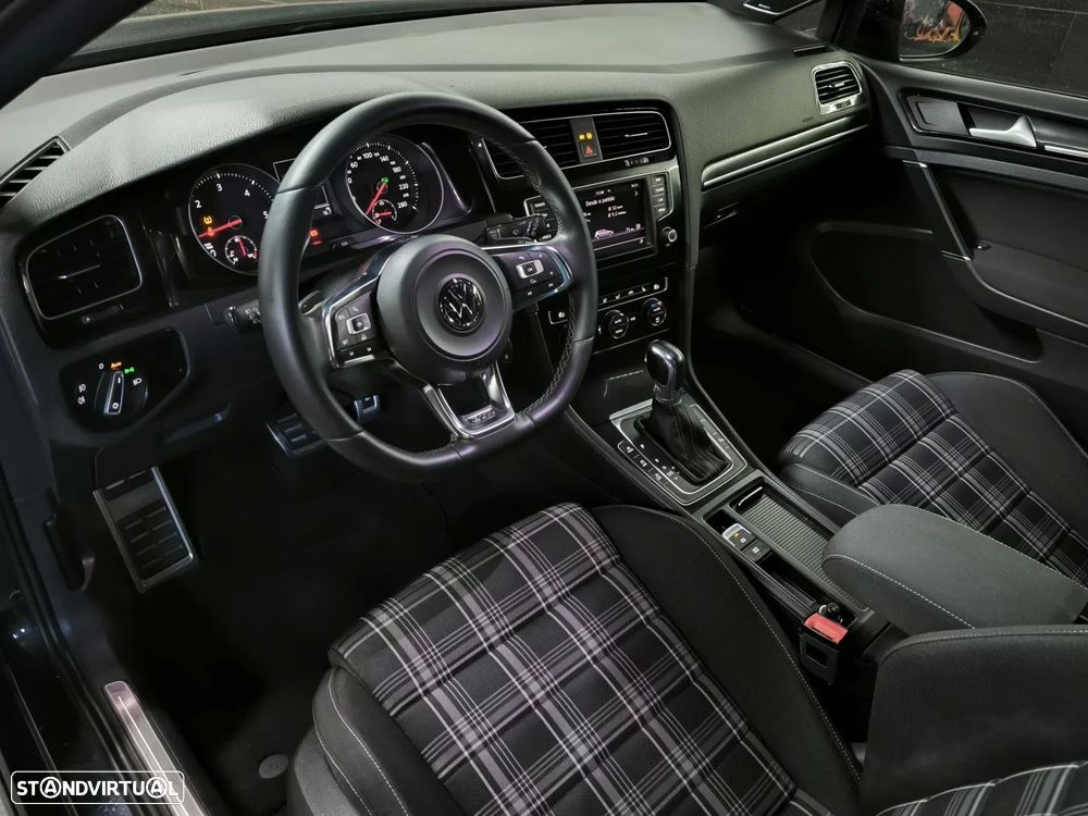 VW Golf 2.0 TDI GTD DSG - 6