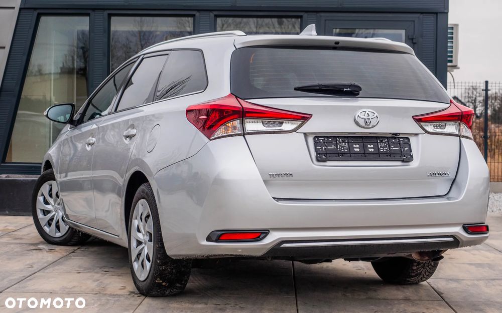 Toyota Auris - 14