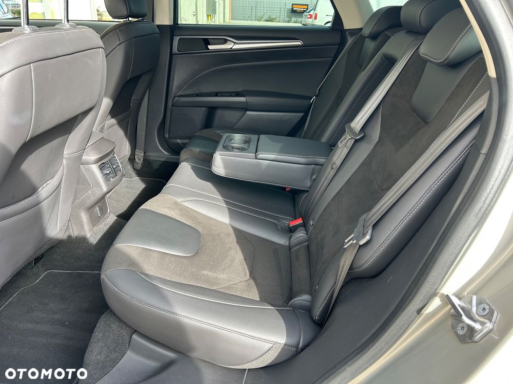 Ford Mondeo 2.0 TDCi STart-Stopp Titanium - 19