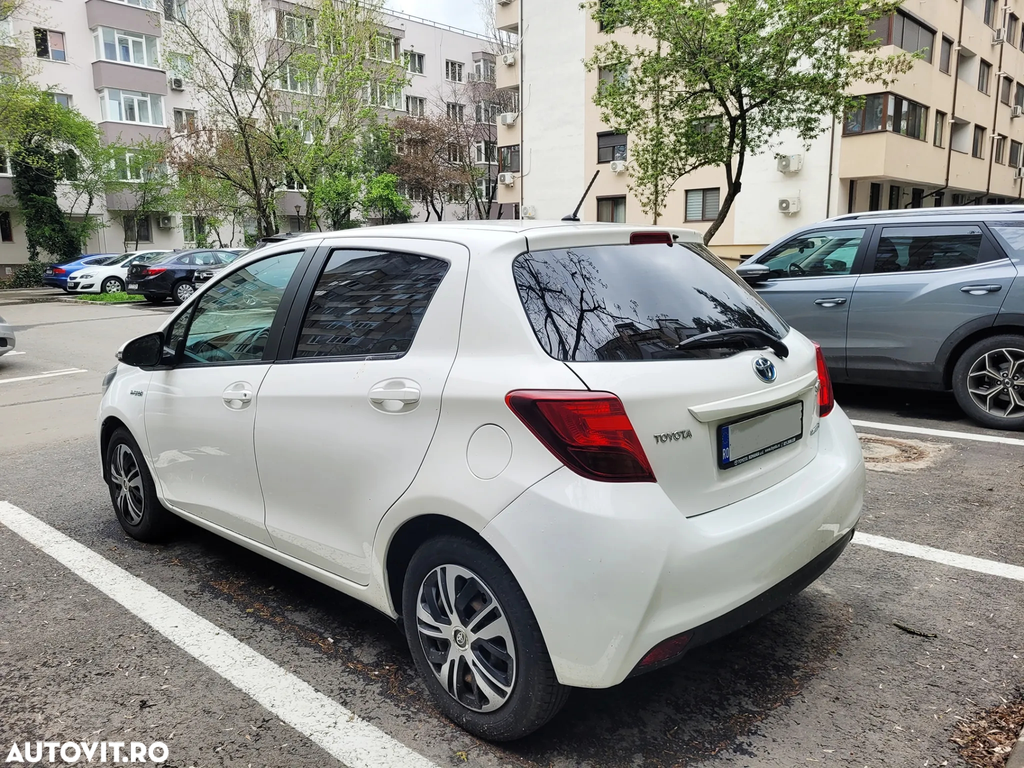 Toyota Yaris 1.5 VVT-i HSD Terra - 3