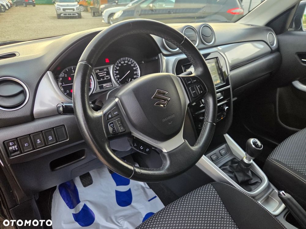 Suzuki Vitara - 25