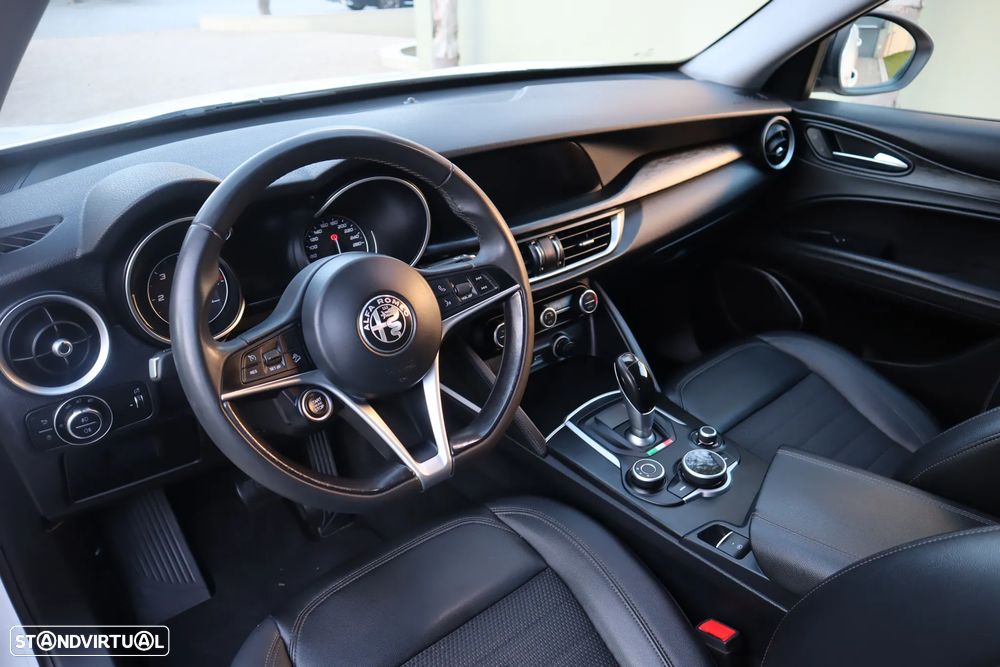 Alfa Romeo Stelvio 2.2 D AT8 - 17