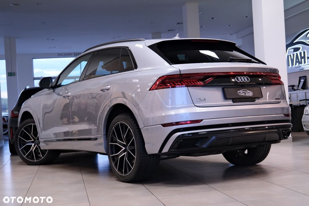 Audi Q8 55 TFSI quattro tiptronic - 13