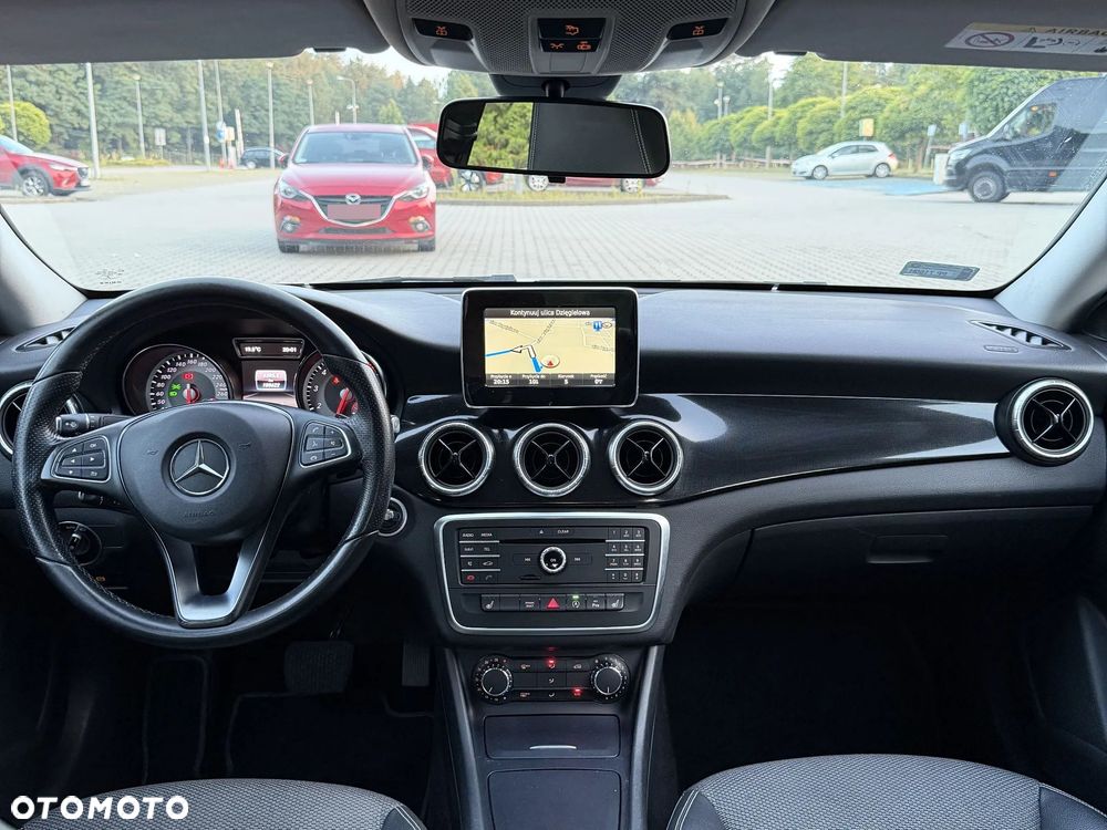Mercedes-Benz CLA 200 7G-DCT - 10