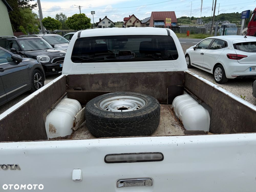 Toyota Hilux - 24