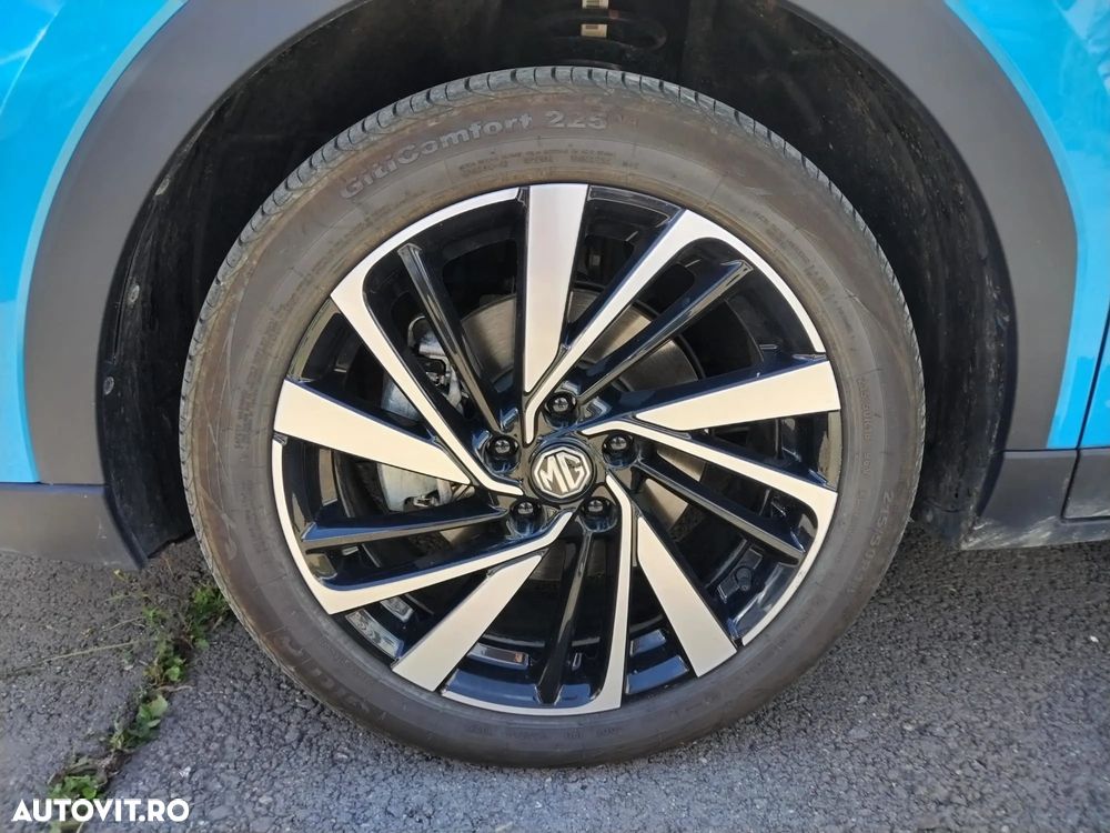 MG ZS HEV - 16
