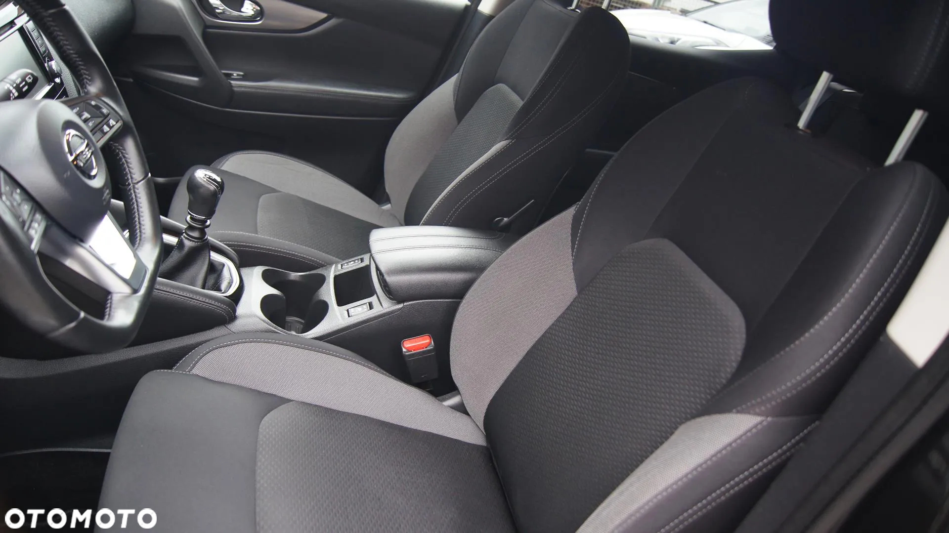 Nissan Qashqai 1.3 DIG-T N-Connecta - 12