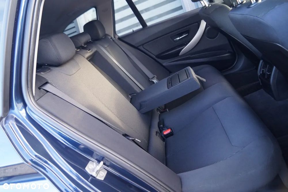 BMW Seria 3 - 17