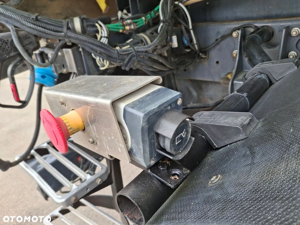 Renault D16 Midlum Zamiatarka SEMAT Zoeller FAUN Karcher Listwy Wysokiego Ciśnienia Szczotki L/R Rura Do Liści 2017r EURO 6 - 14