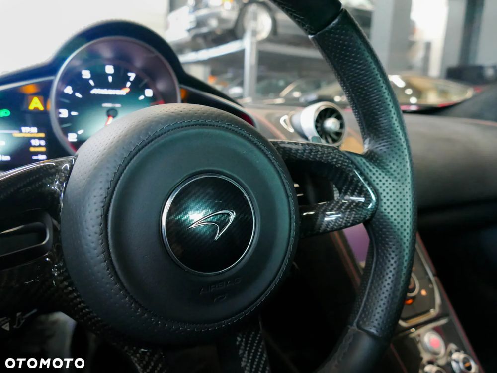 McLaren MP4-12C Coupe - 17